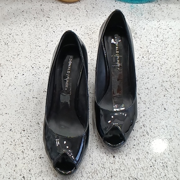 Donald J Pliner Black Peep Toe Wedge size 6.5 - Picture 2 of 10